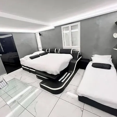 아파트 Modern Loft In Center! *