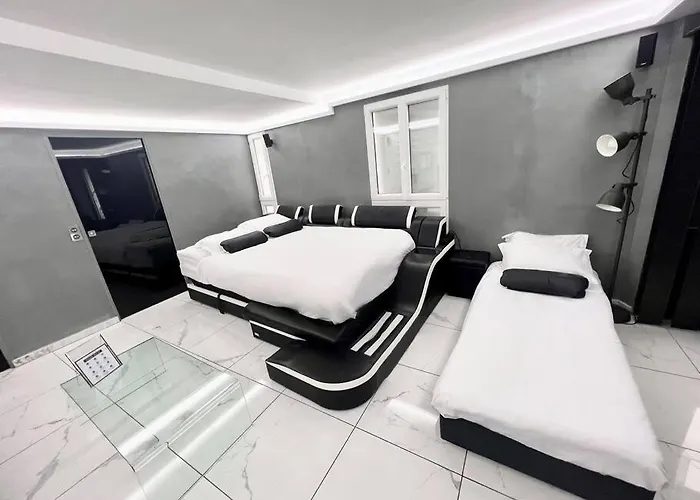 아파트 Modern Loft In Center! *