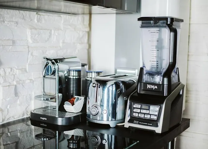 Modern Loft In Center! *